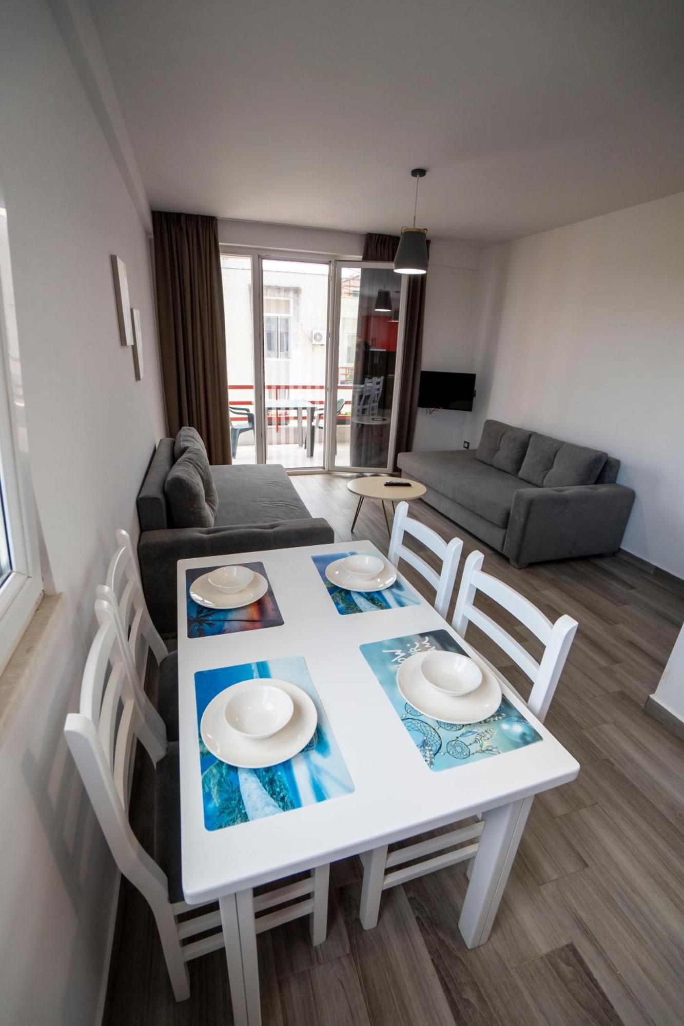 Tuttomondo Apartments Голем Екстер'єр фото