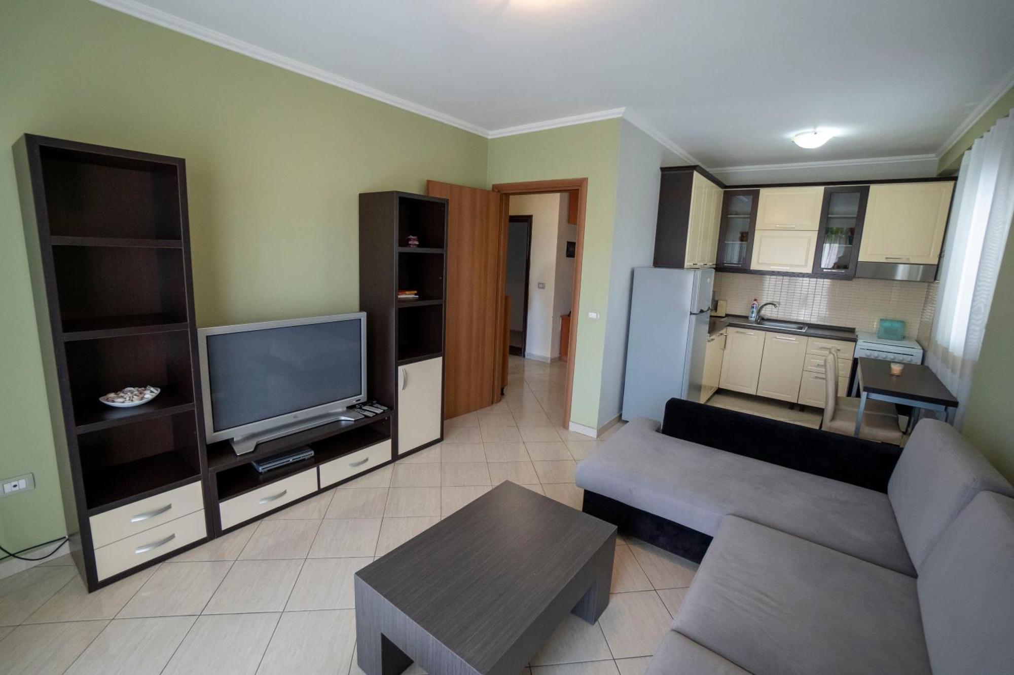 Tuttomondo Apartments Голем Екстер'єр фото