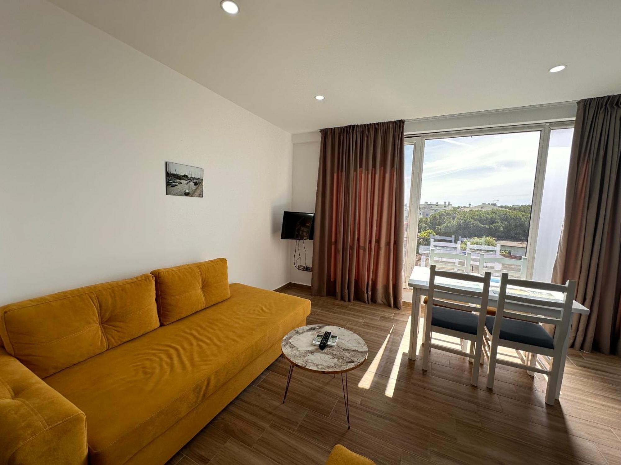 Tuttomondo Apartments Голем Екстер'єр фото